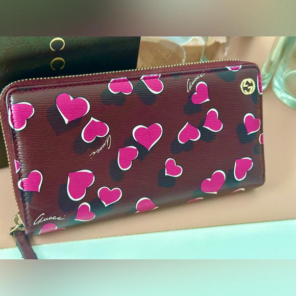πPink GUCCI Zippy Wallet BETTY Heart Beatπ - Picture 2 of 13
